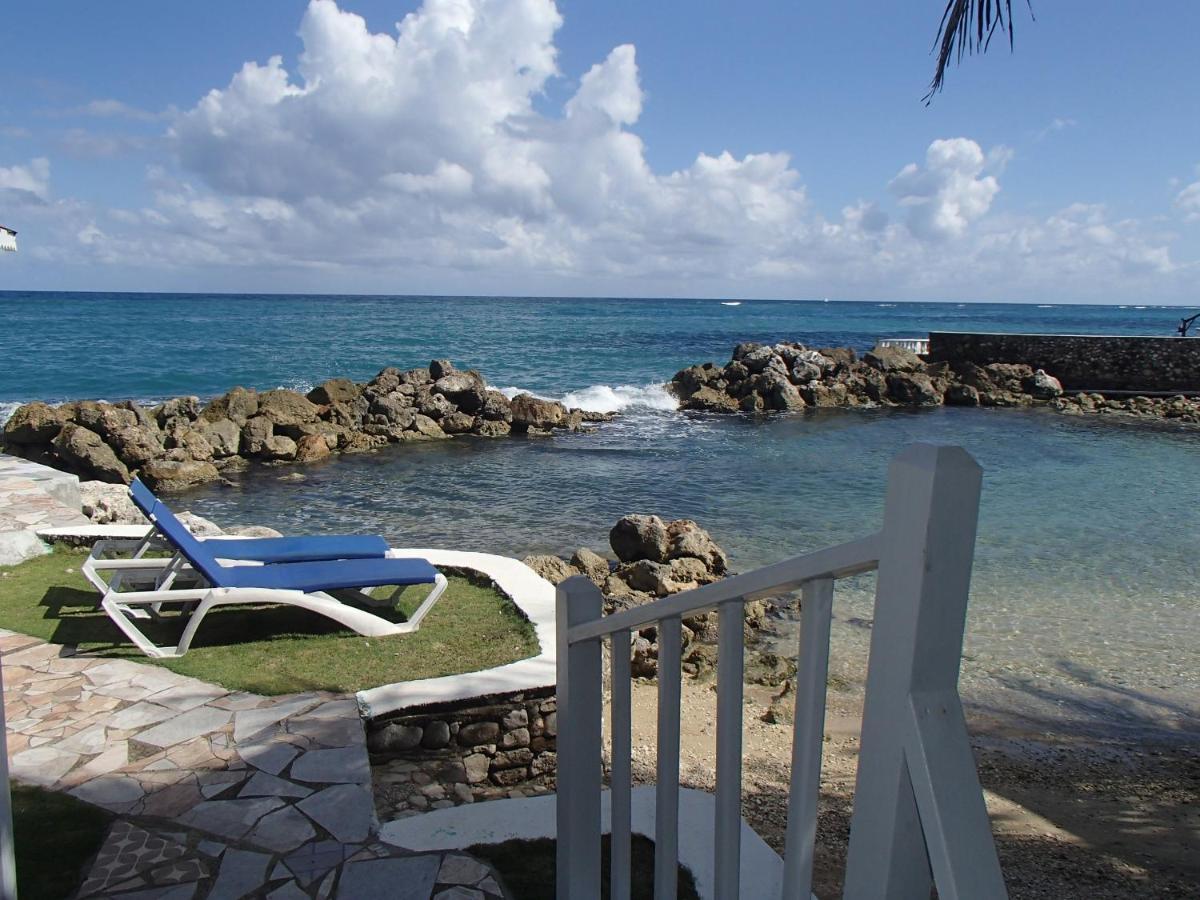 Chrisanns Beach Resort Ocho Rios Exterior foto