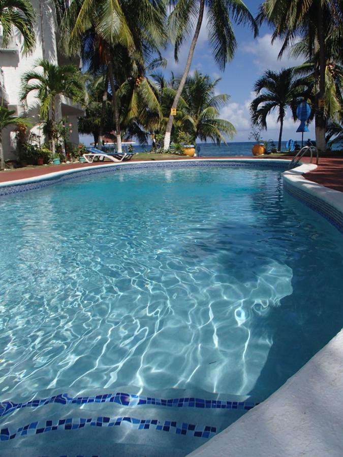Chrisanns Beach Resort Ocho Rios Exterior foto