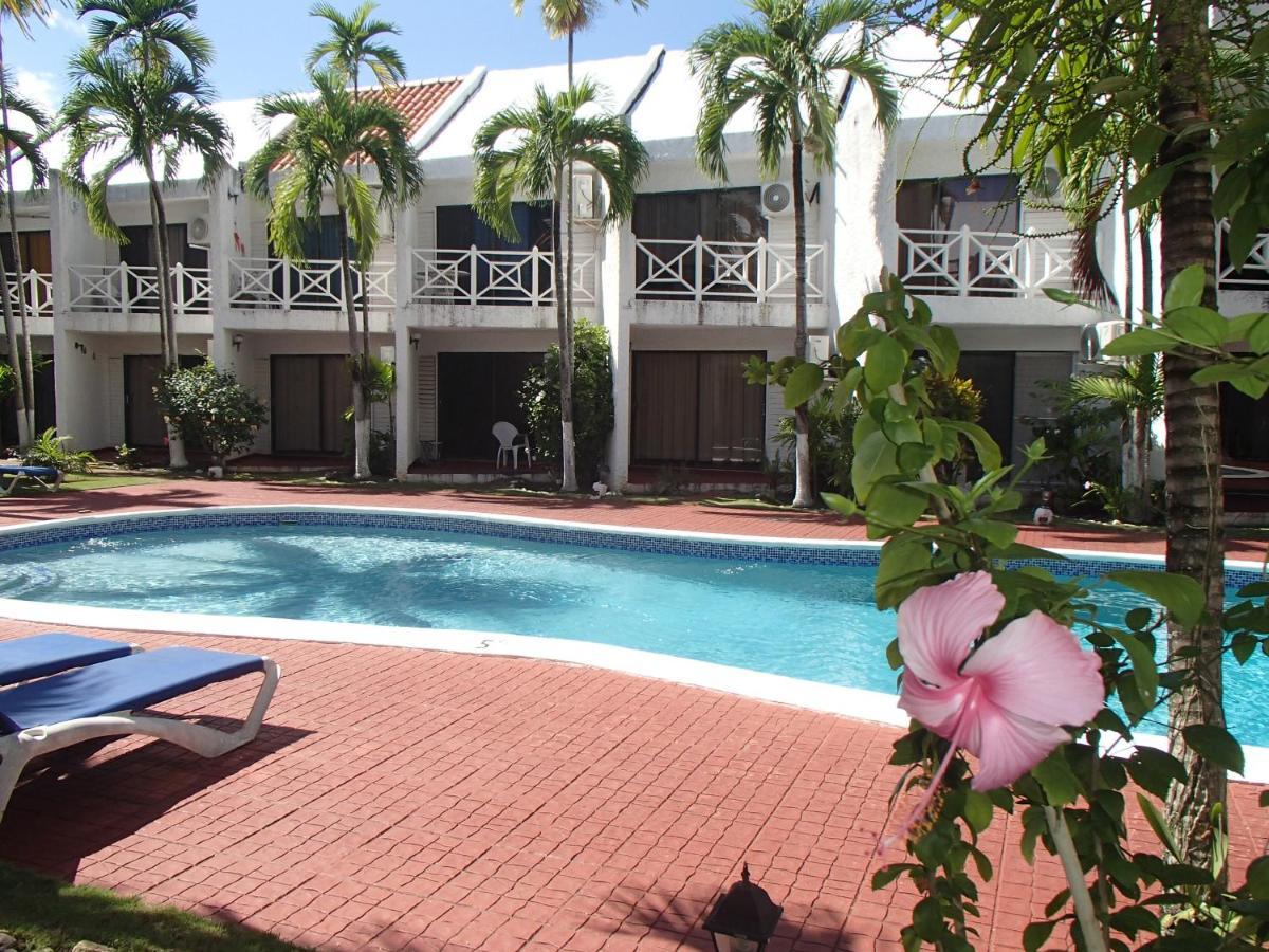 Chrisanns Beach Resort Ocho Rios Exterior foto