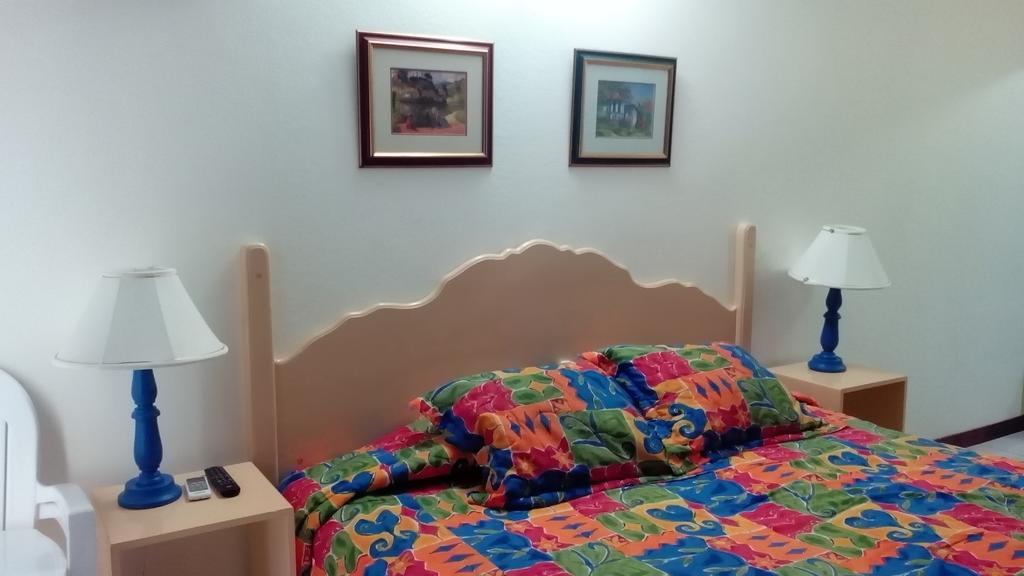 Chrisanns Beach Resort Ocho Rios Zimmer foto