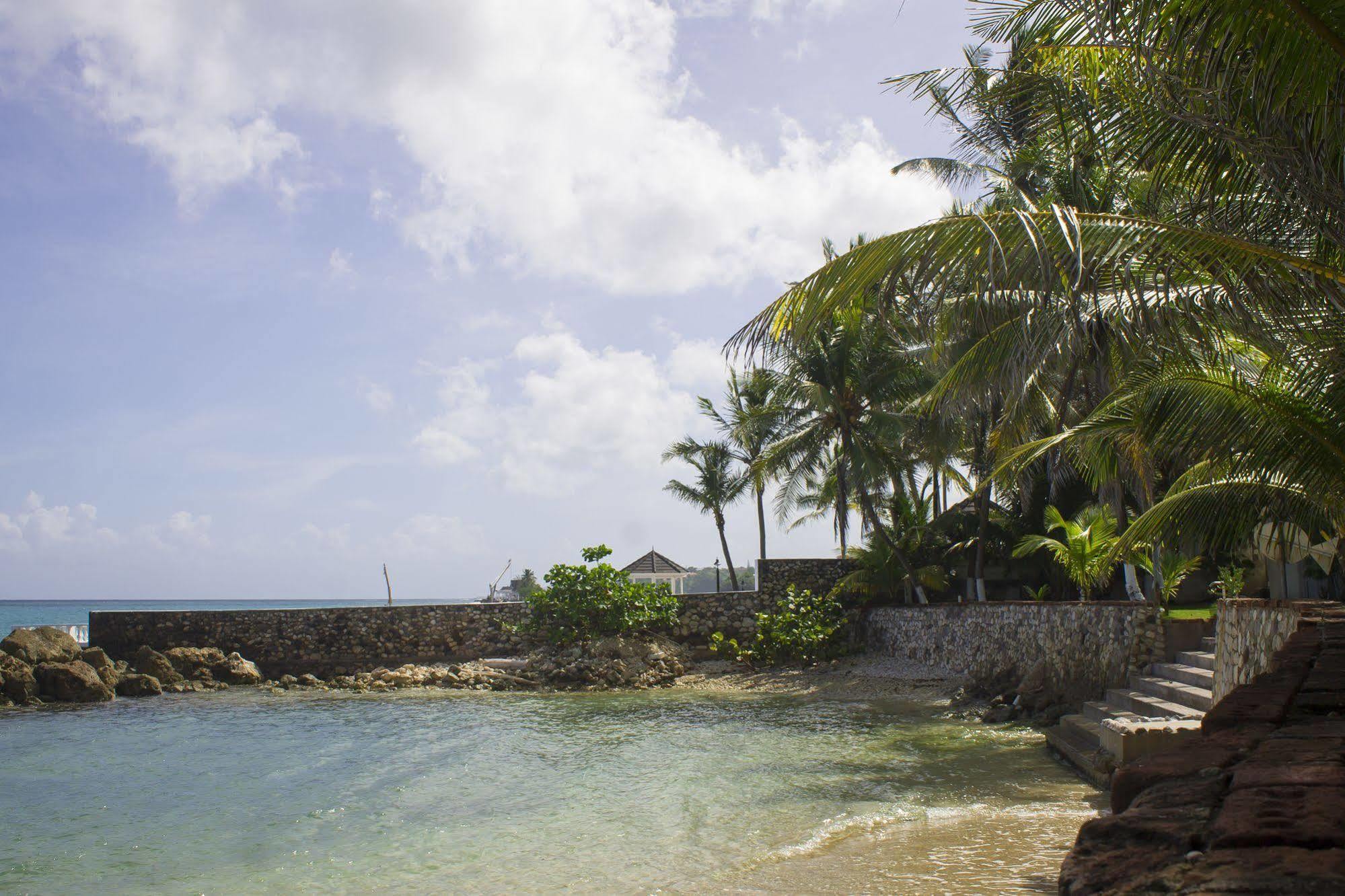 Chrisanns Beach Resort Ocho Rios Exterior foto