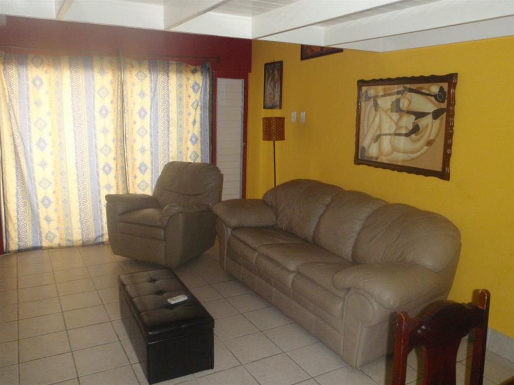 Chrisanns Beach Resort Ocho Rios Exterior foto